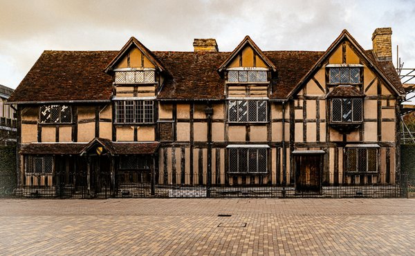 How can you explore the literary heritage of Stratford-upon-Avon on a budget?